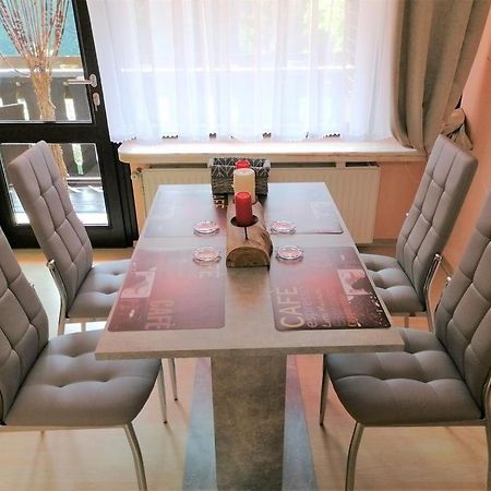 Top Ferienwohnung Mit Tiefgaragenstellplatz, Auch Fuer Laengere Aufenthalte 사스바흐발덴 외부 사진